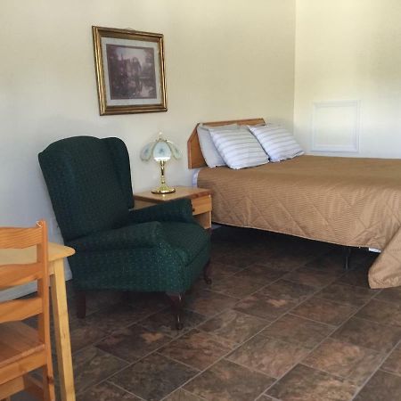 Fort Road Motel Perth-Andover Bagian luar foto