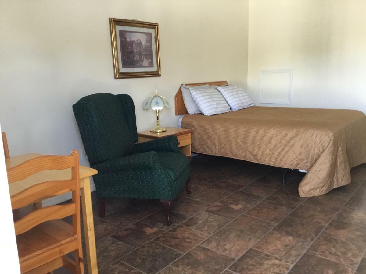 Fort Road Motel Perth-Andover Bagian luar foto